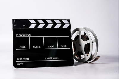 光影藝術的基石 影視膠片、道具與攝影在節目制作中的融合